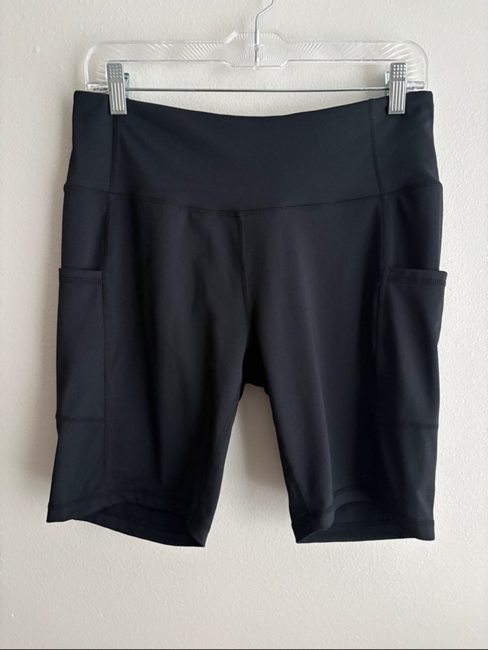 Baleaf Black High-Waist Shorts with Dual Side Pockets - Women’s Large